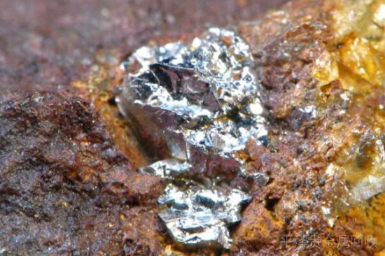 铂金可以当催化剂吗（燃料电池需要铂金还是钯金？）